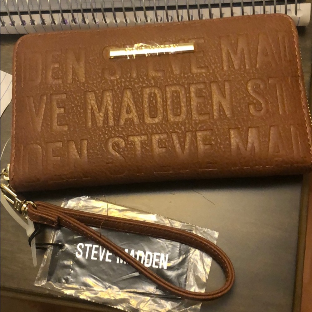 Steve Madden Cognac Logo ZIP Around Wallet